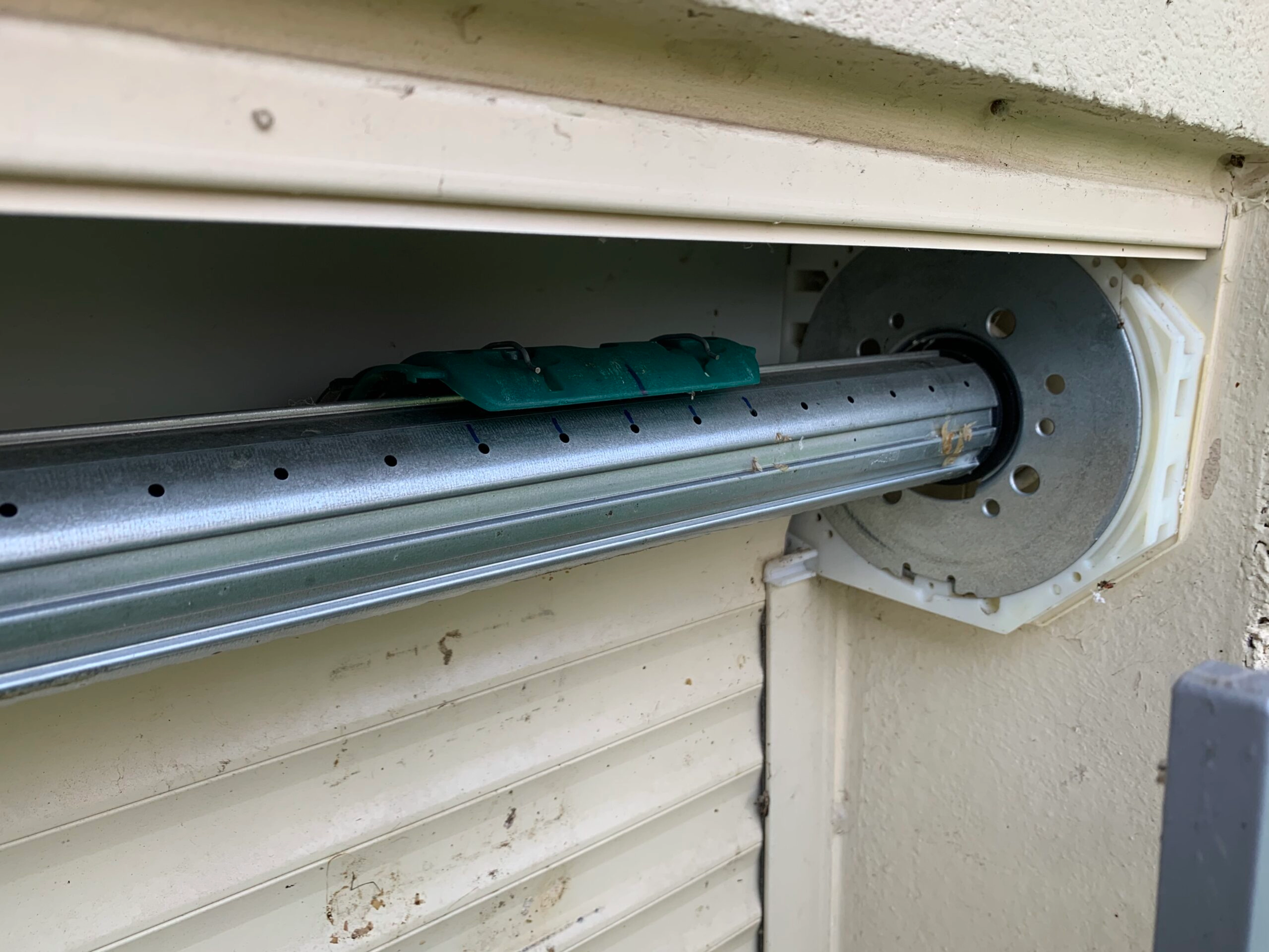 Prix changement moteur volet roulant : Tarifs et pose