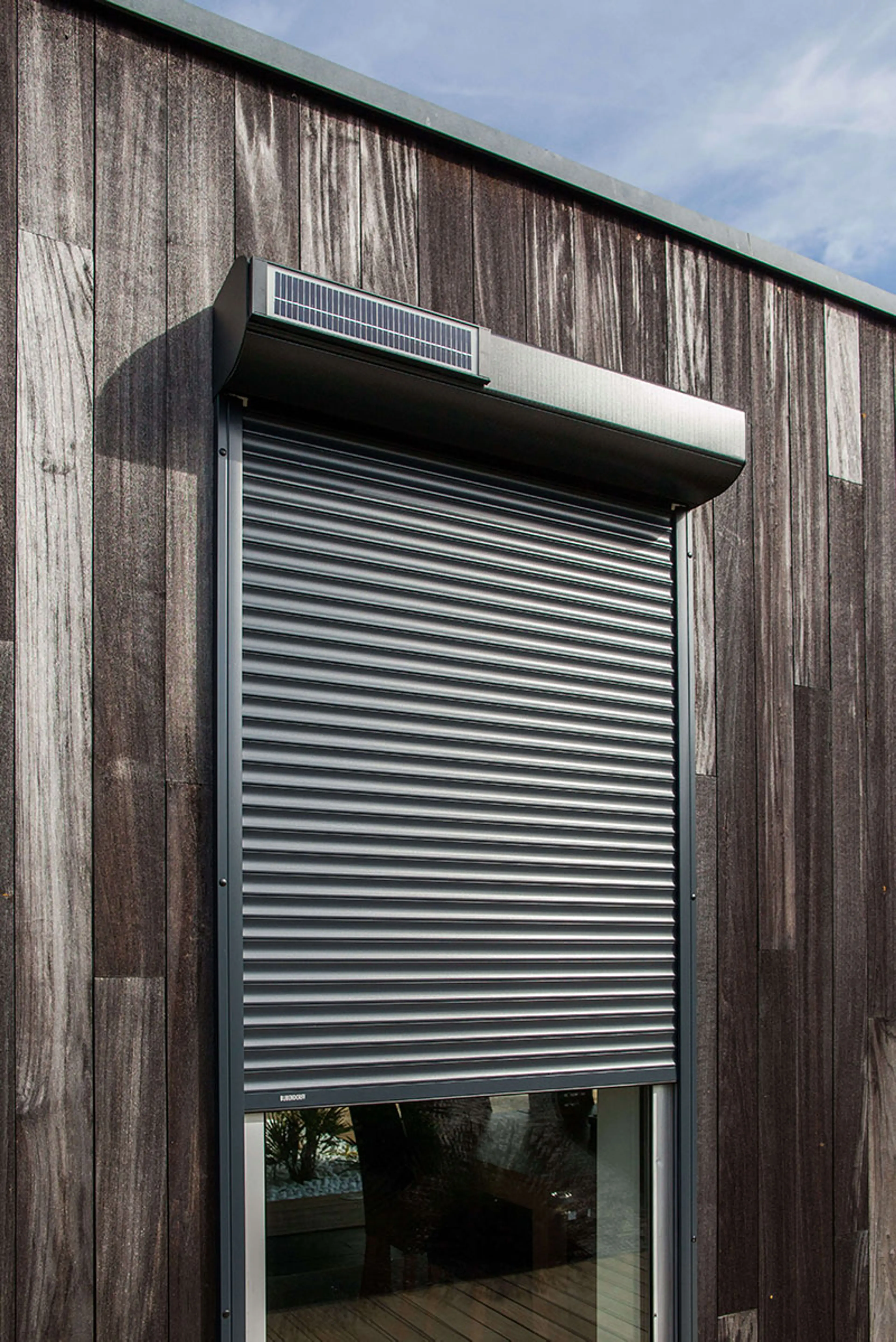 Comment installer un volet roulant solaire?