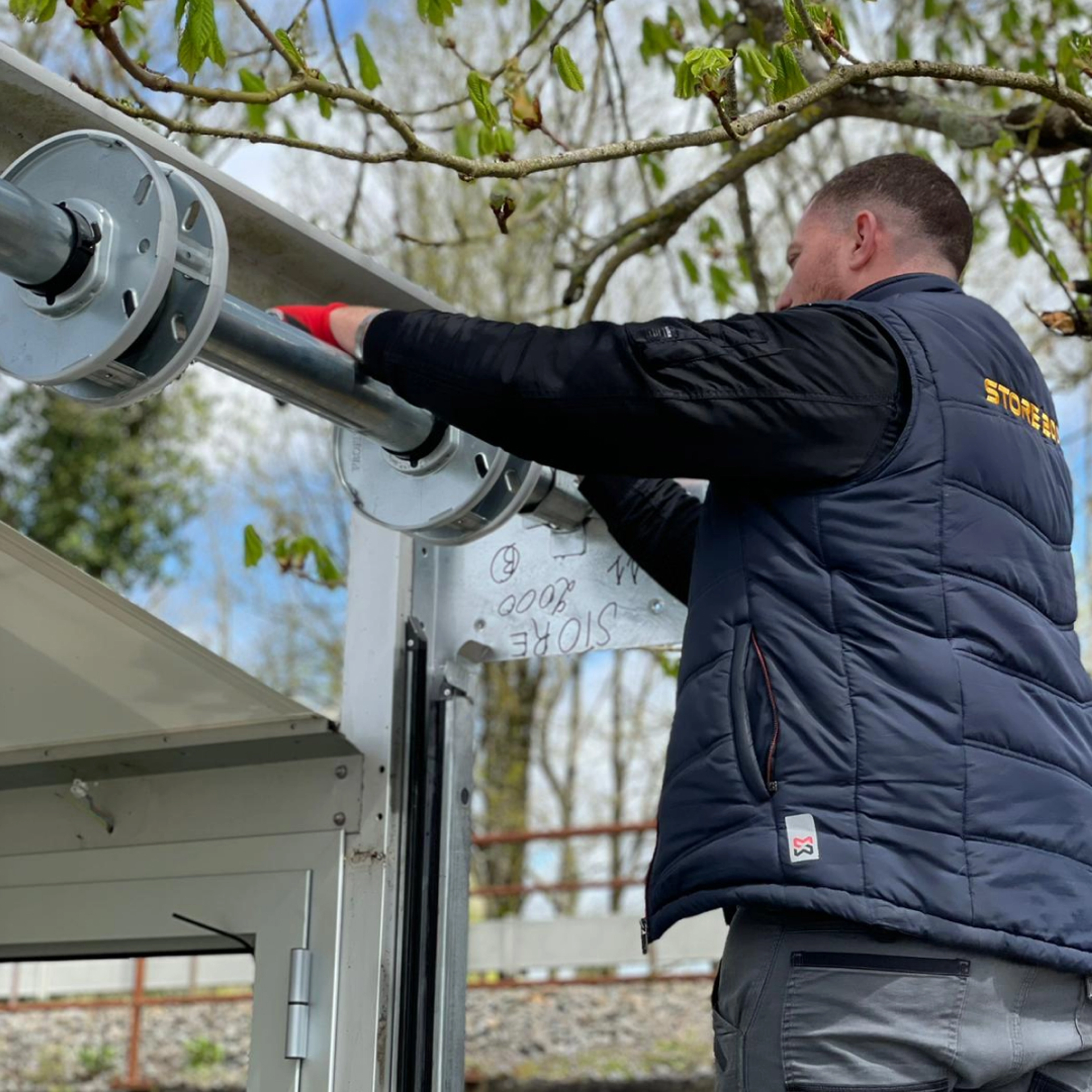 Remplacement ressort rideau métallique : comment l’effectuer ?