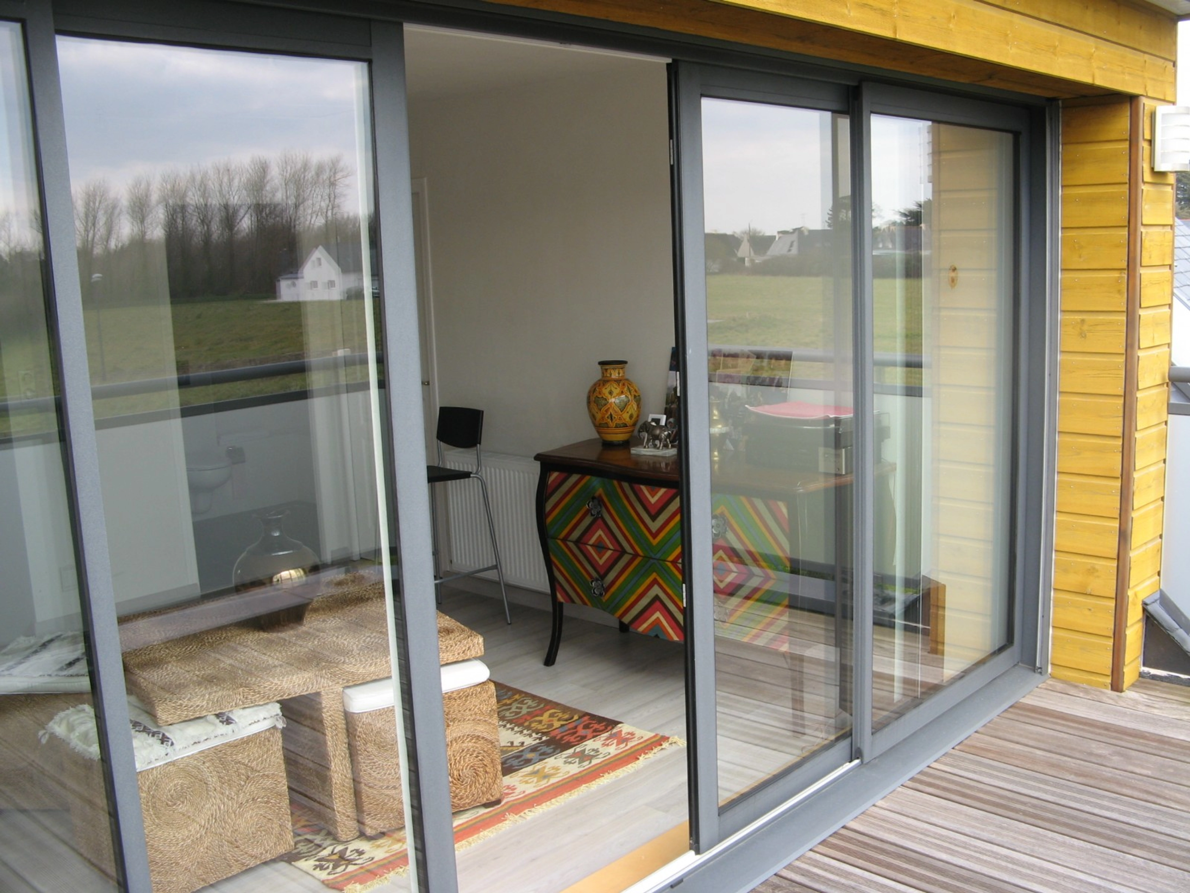 Comment bien isoler une baie vitrée ?