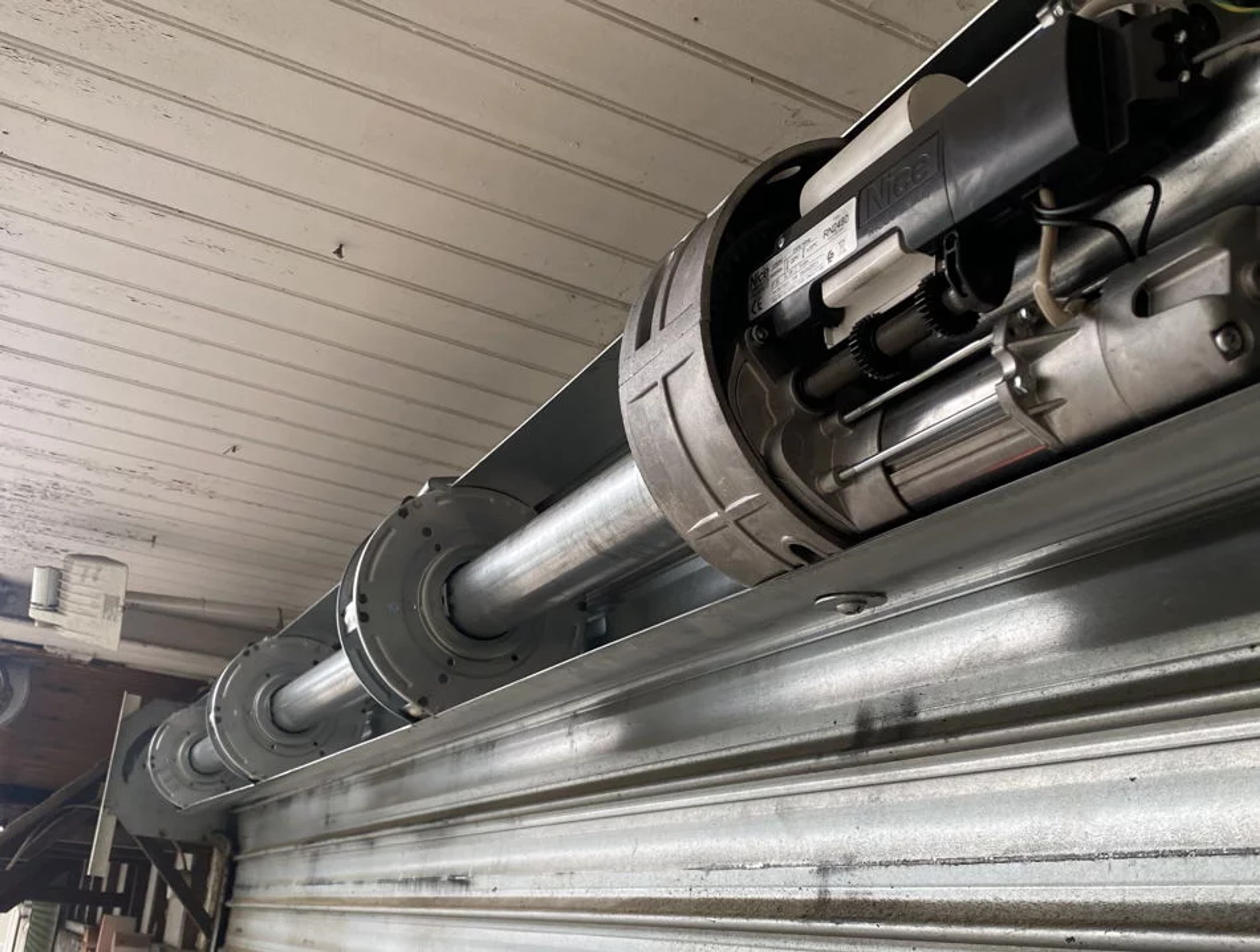 Remplacement ressort rideau métallique : comment l’effectuer ?