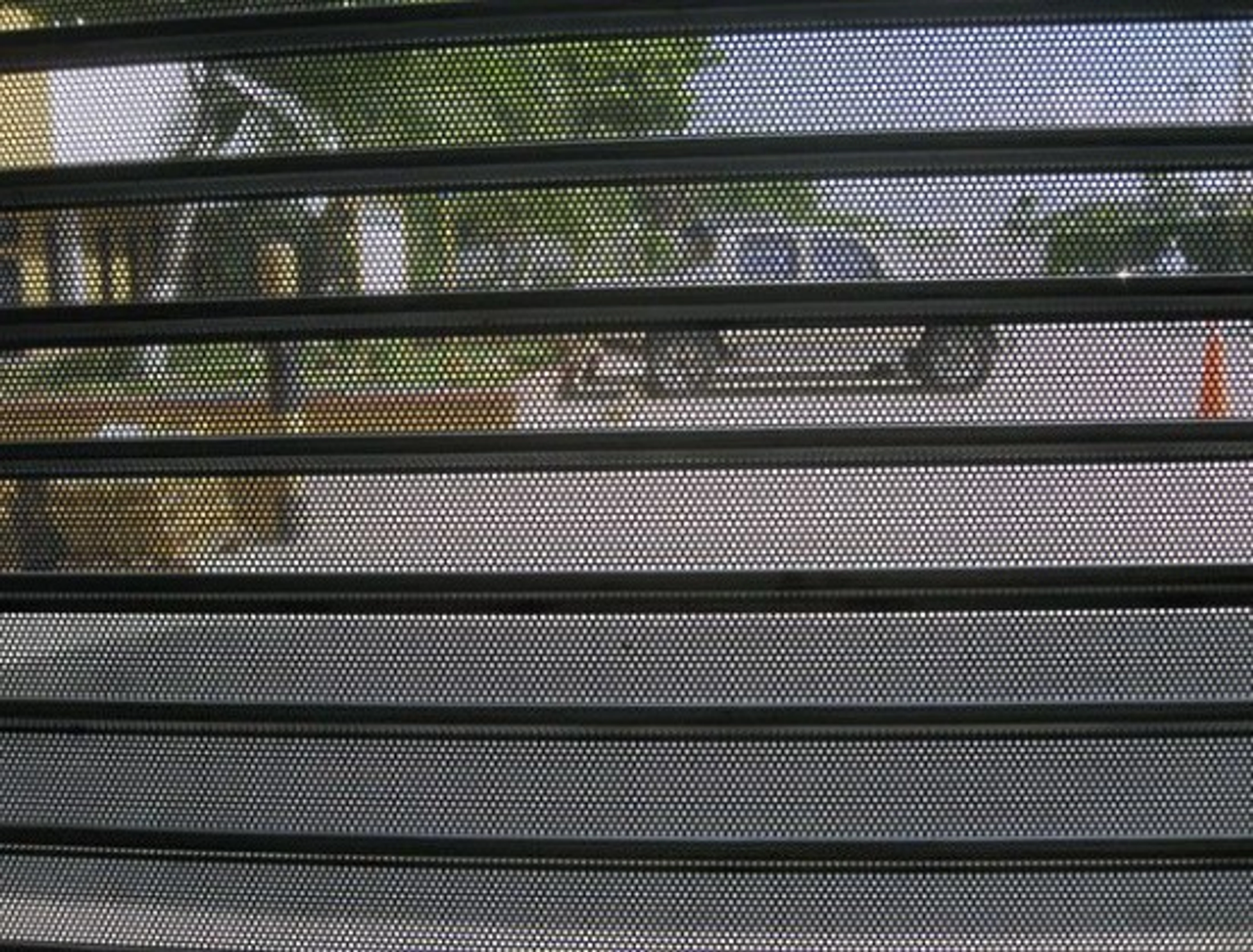 Comment poser un rideau devant aération fenêtre ?