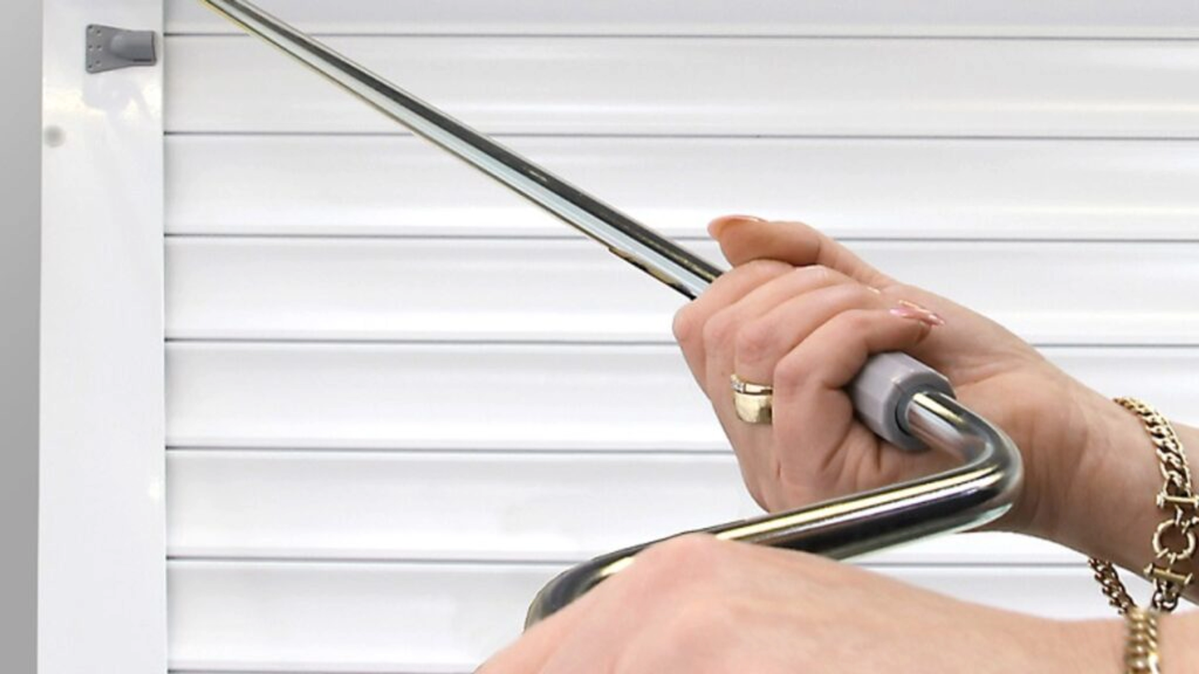 Comment réparer volet roulant manuel manivelle ?