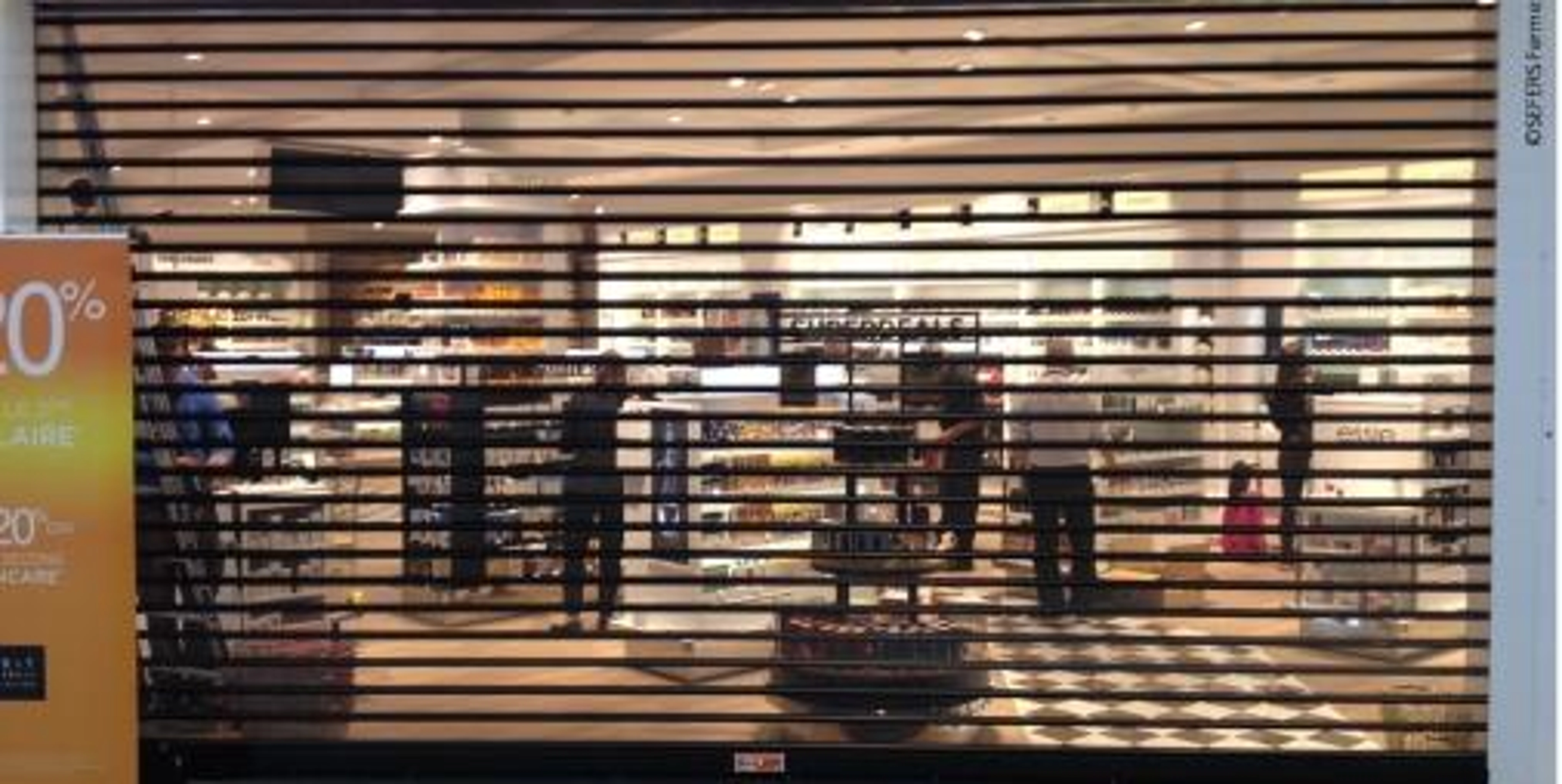 Comment poser un rideau devant aération fenêtre ?