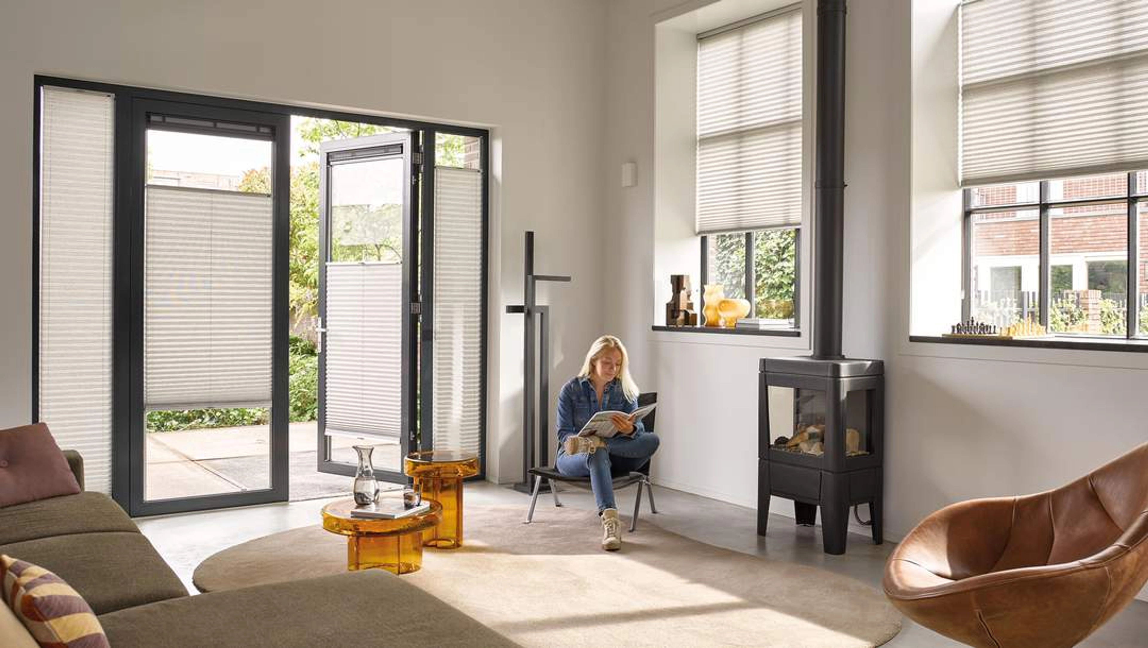 Comment fixer un store plissé sans perçage ?