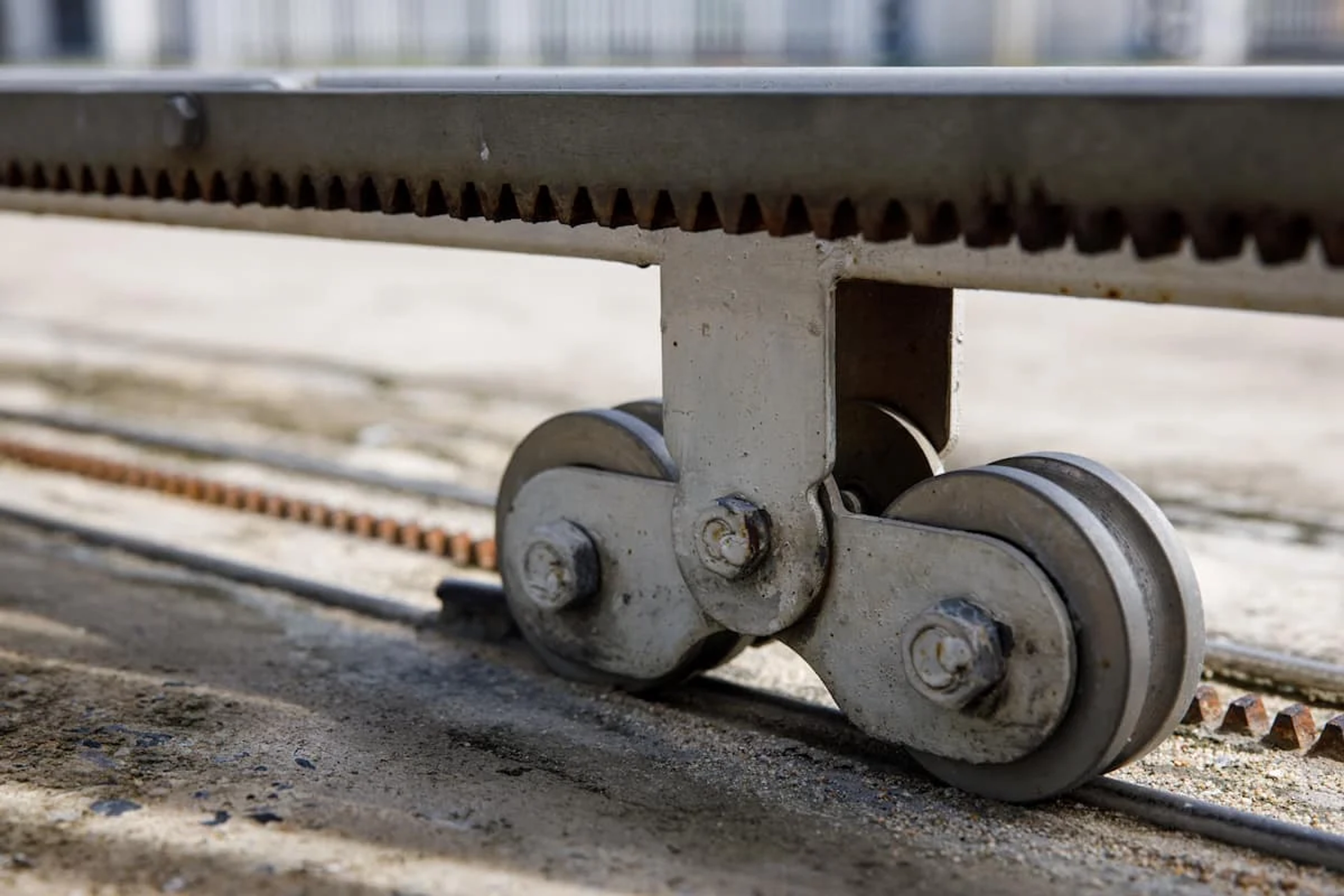 Quelle crémaillère choisir pour portail coulissant ?