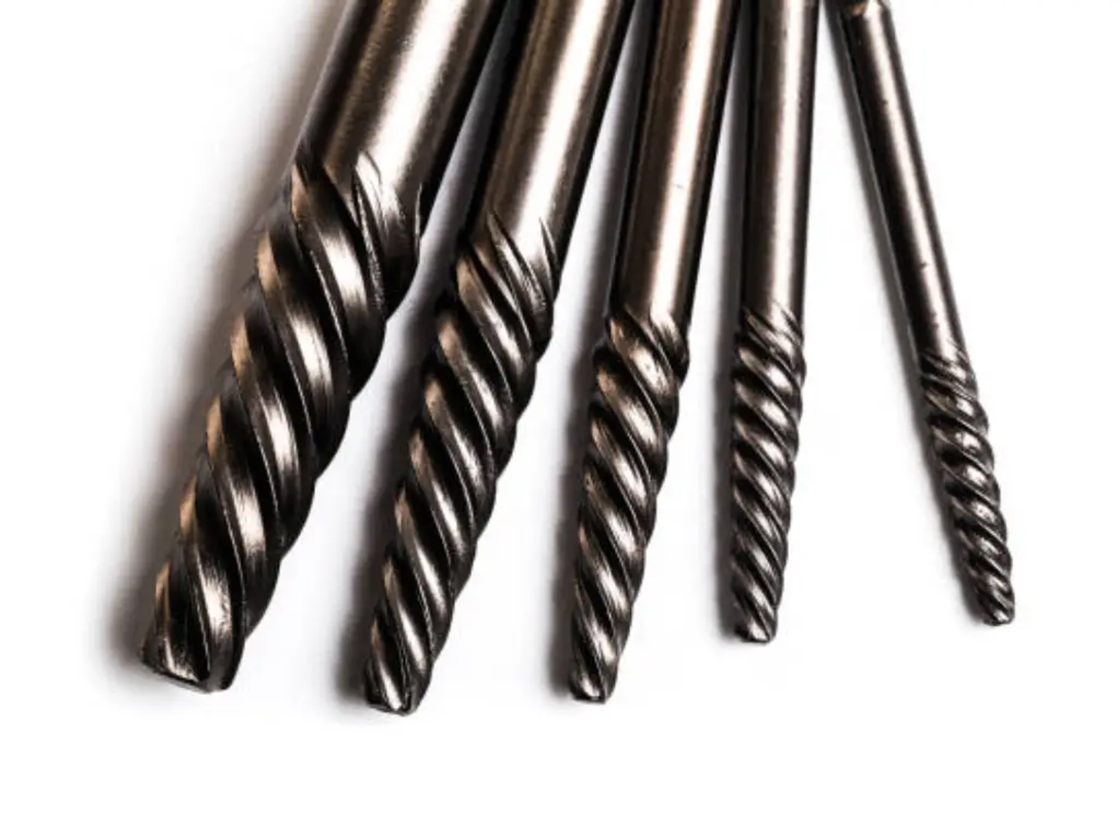 Comment retirer une vis cassée dans du métal ?